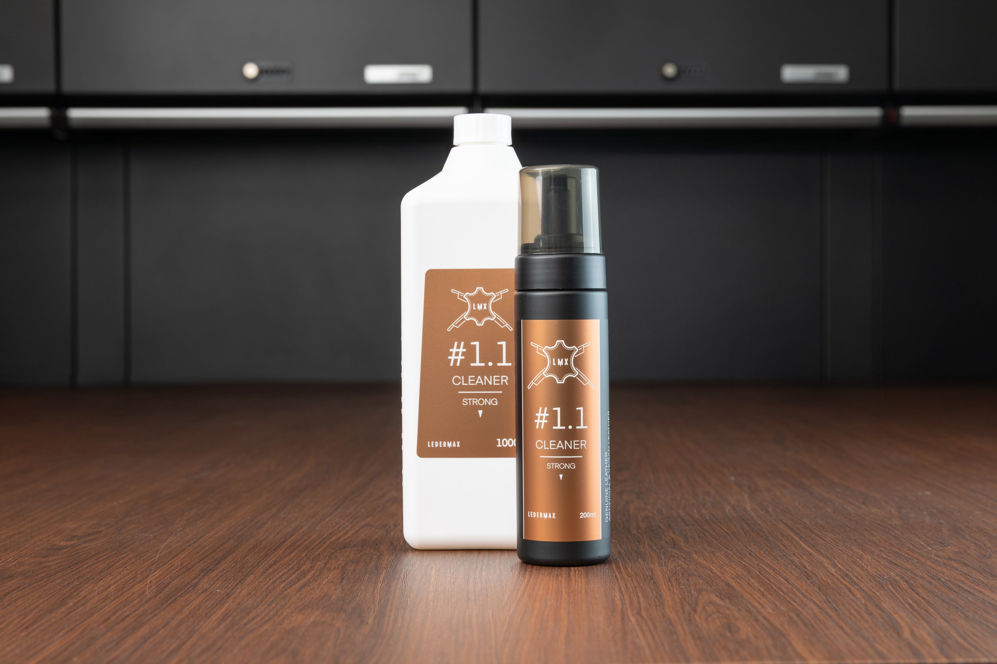 Ledermax Cleaner #1.1 – Strong Leather Cleaner for Older Cars