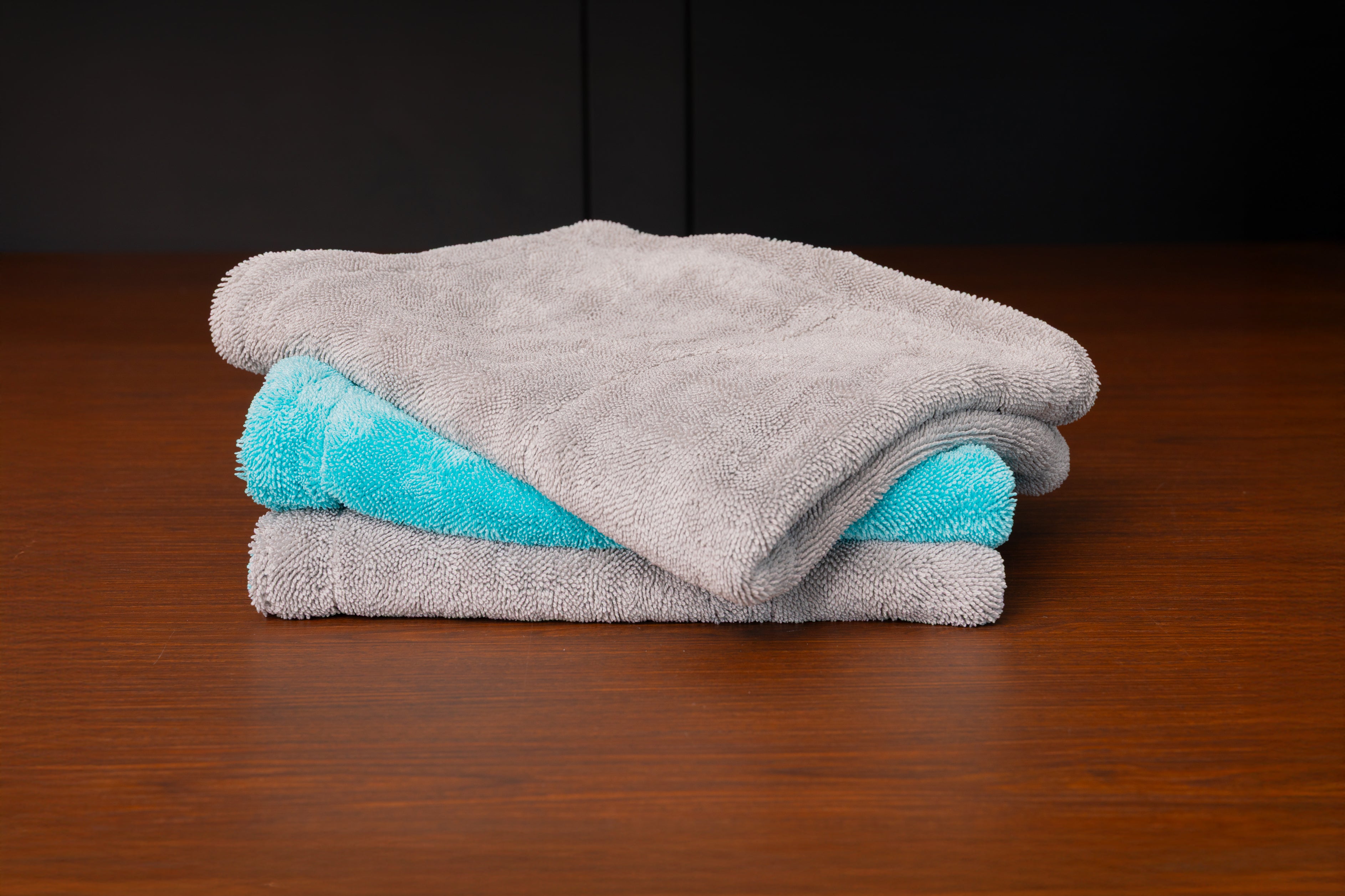 クリスチャンラクロワペーパーウエイト Obsessed Garage Microfiber 4.0 Liquid8r Drying Towel 20x24 Twist