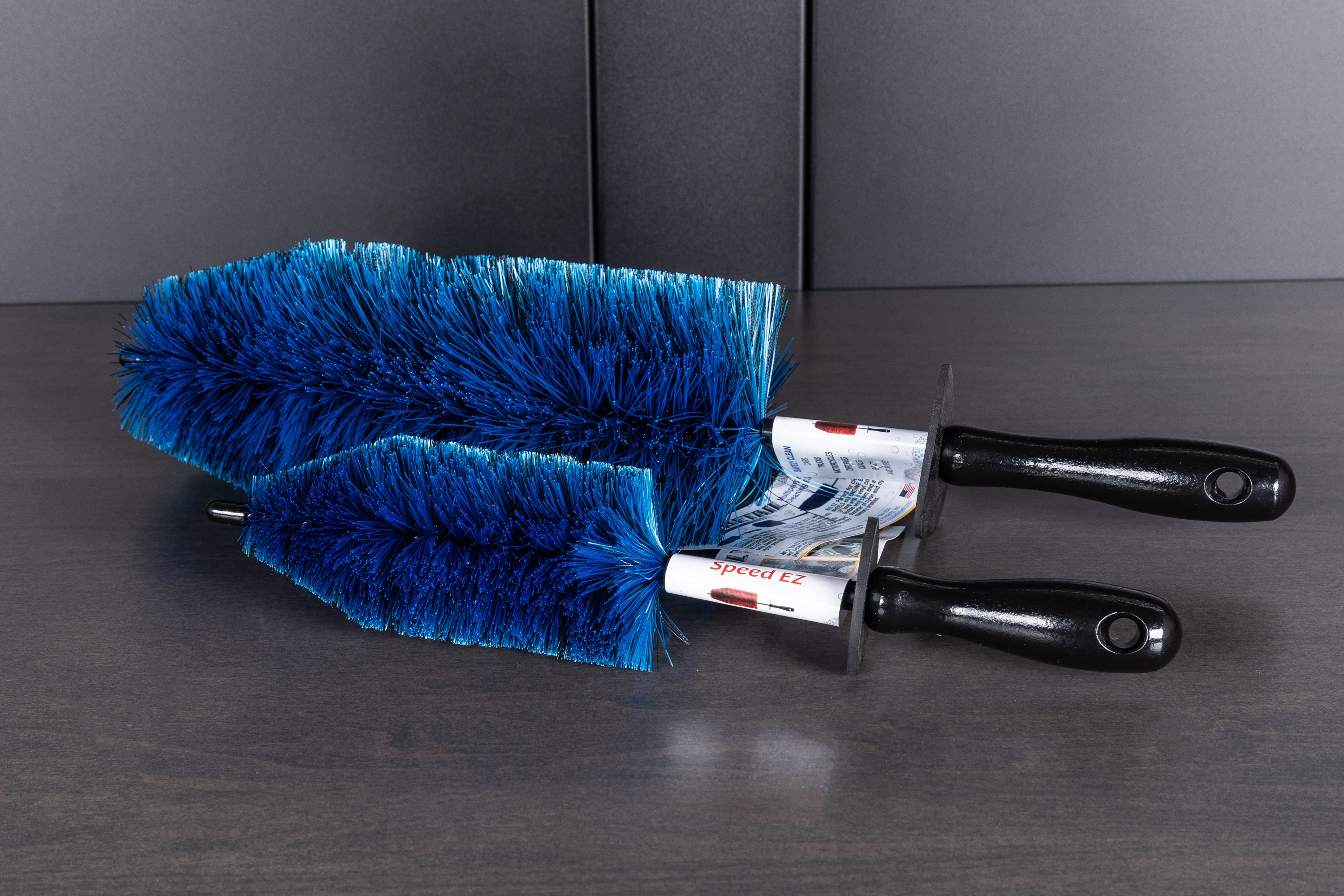 Xenum Wheel brush / Brosse à jantes - Suisse Décalamine Xenum Wheel brush / Brosse à jantes - Suisse Décalamine