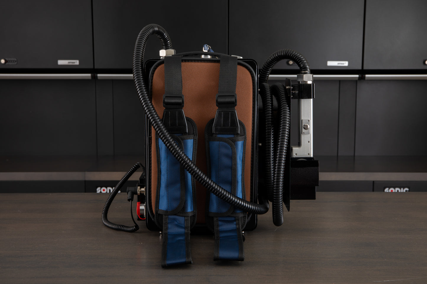 AVRO 100W Backpack Laser Cleaning Machine