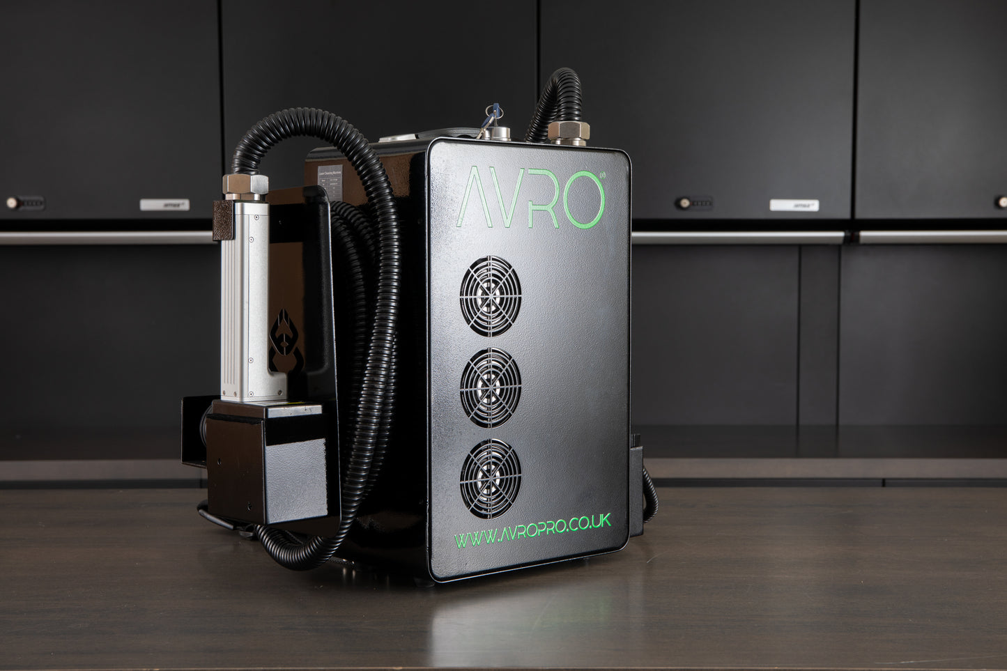 AVRO 100W Backpack Laser Cleaning Machine