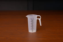 Accu-Pour™ Polypropylene Measuring Pitcher