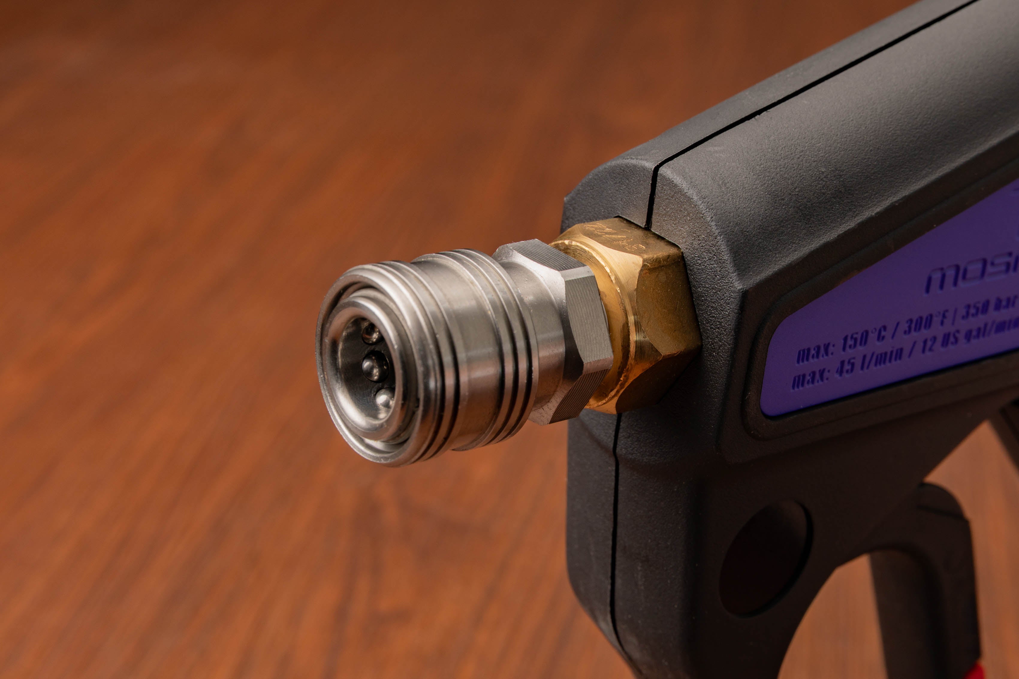 High-Pressure Swiveling Sprayer by Mosmatic - Upgrade Your Car