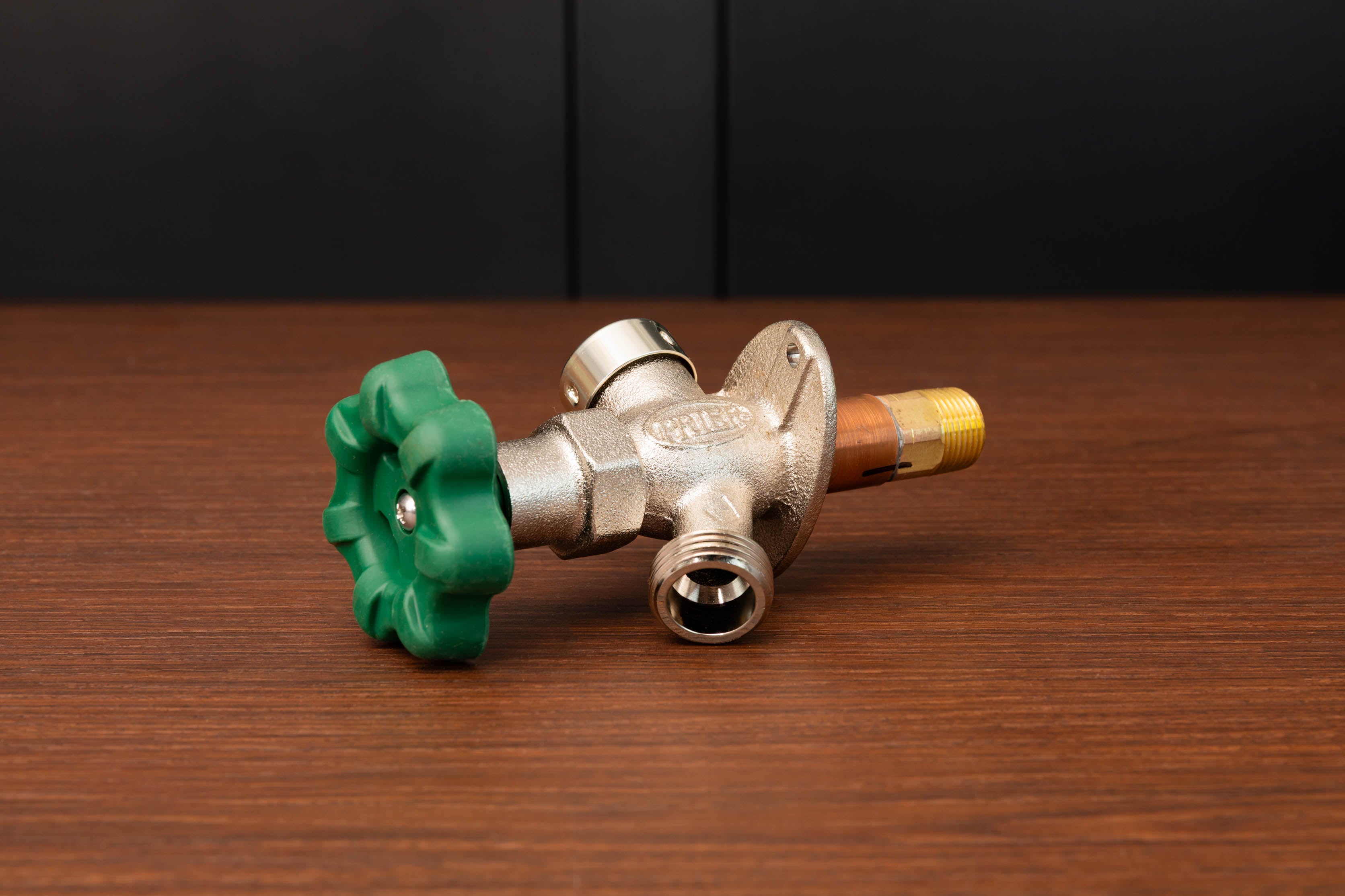 ぱぴー P-164 Freeze-Less Anti-Siphon Hose Bibb with Brass Construction