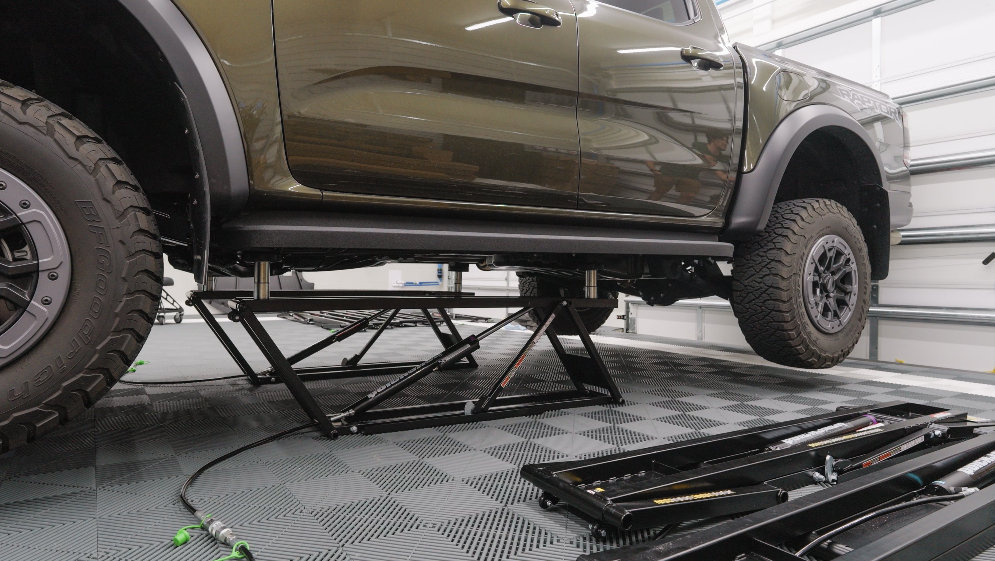 QuickJack 6000TL Car Lift – 6,000 lb Capacity, Portable & Low