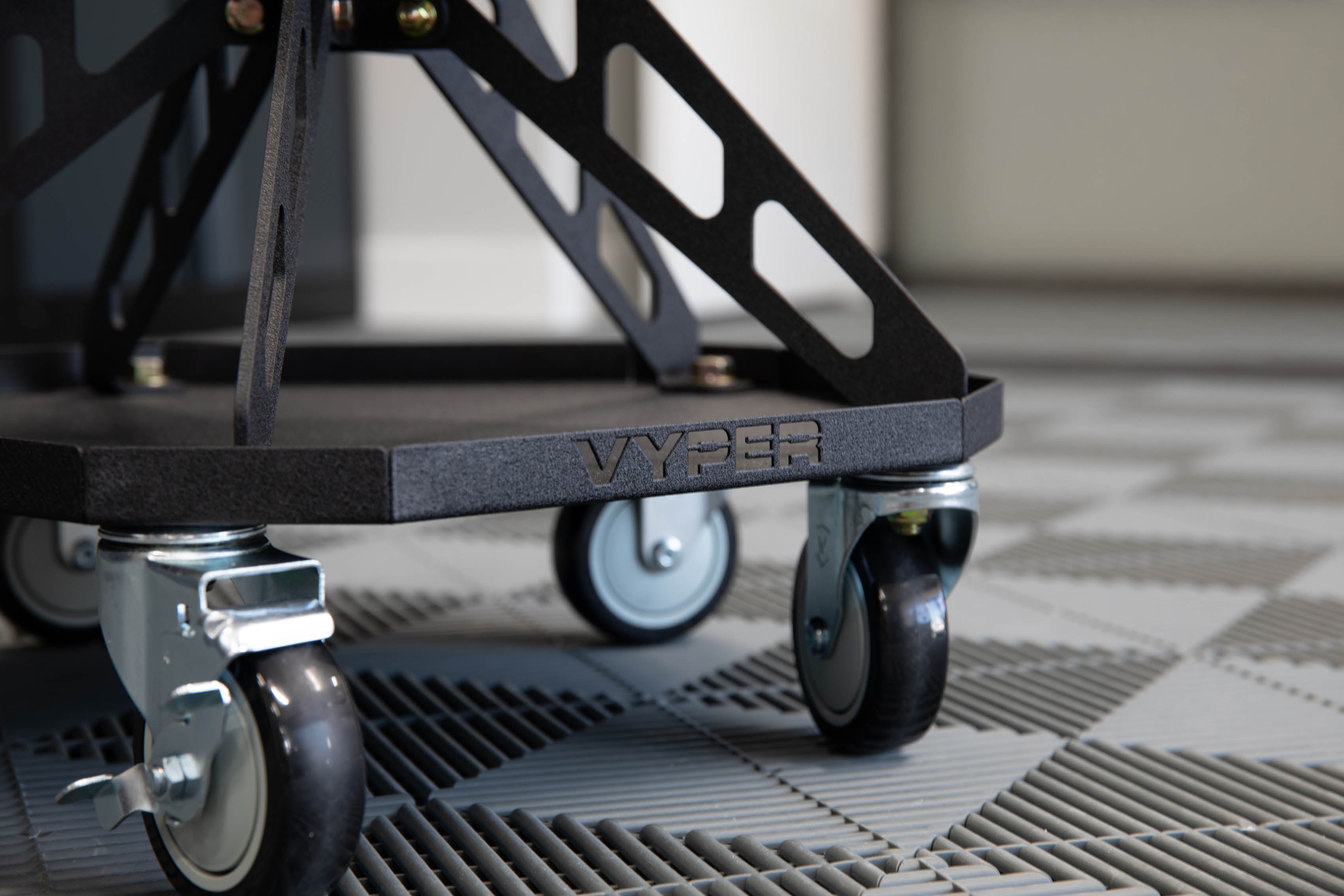 Best Garage Chair OG Vyper Chair Robust Steel PRO with Tool Tray