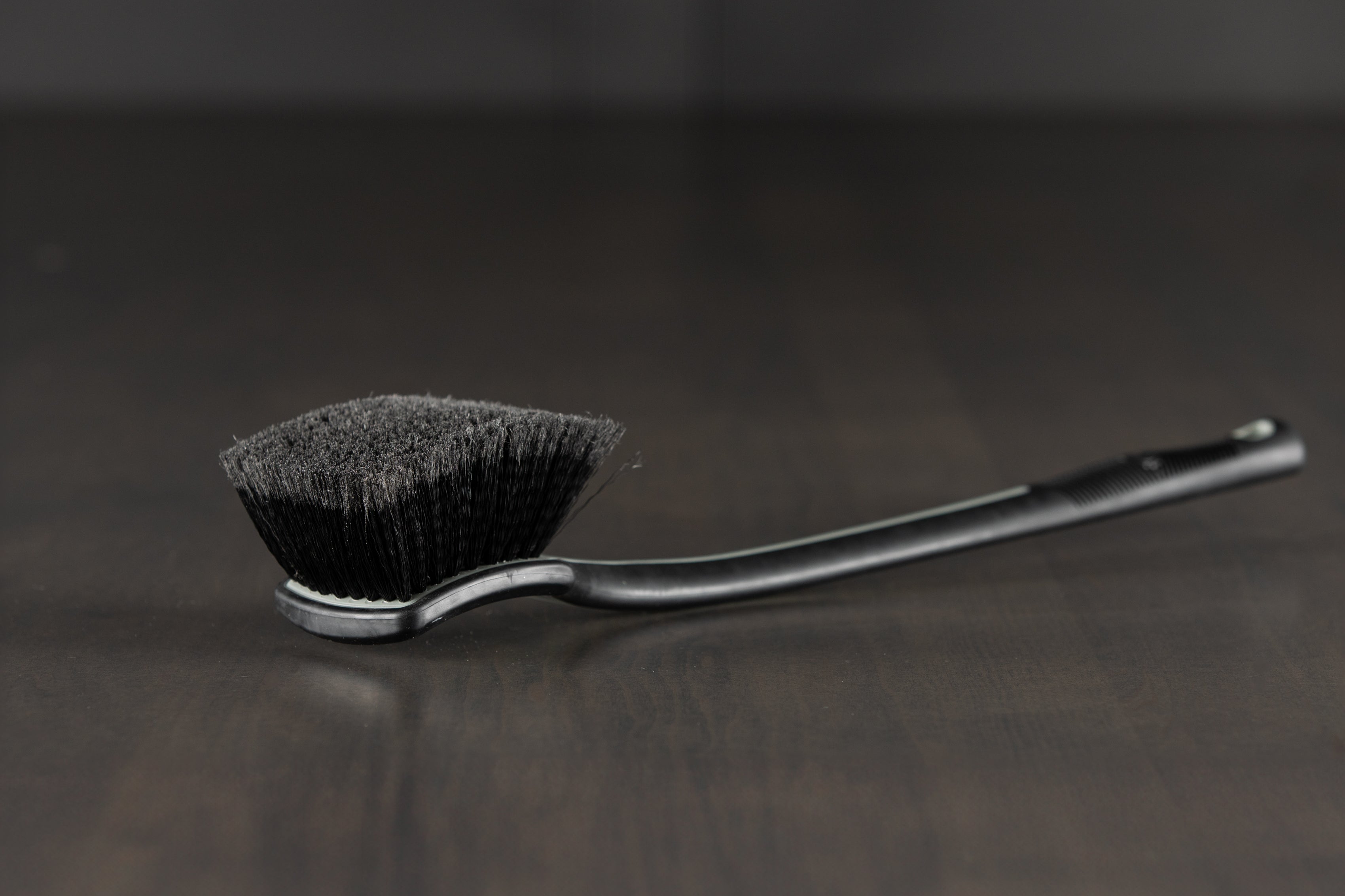ワクシングブラシ Detail Factory ProGrip Fender Well Brush for Trucks and SUVs