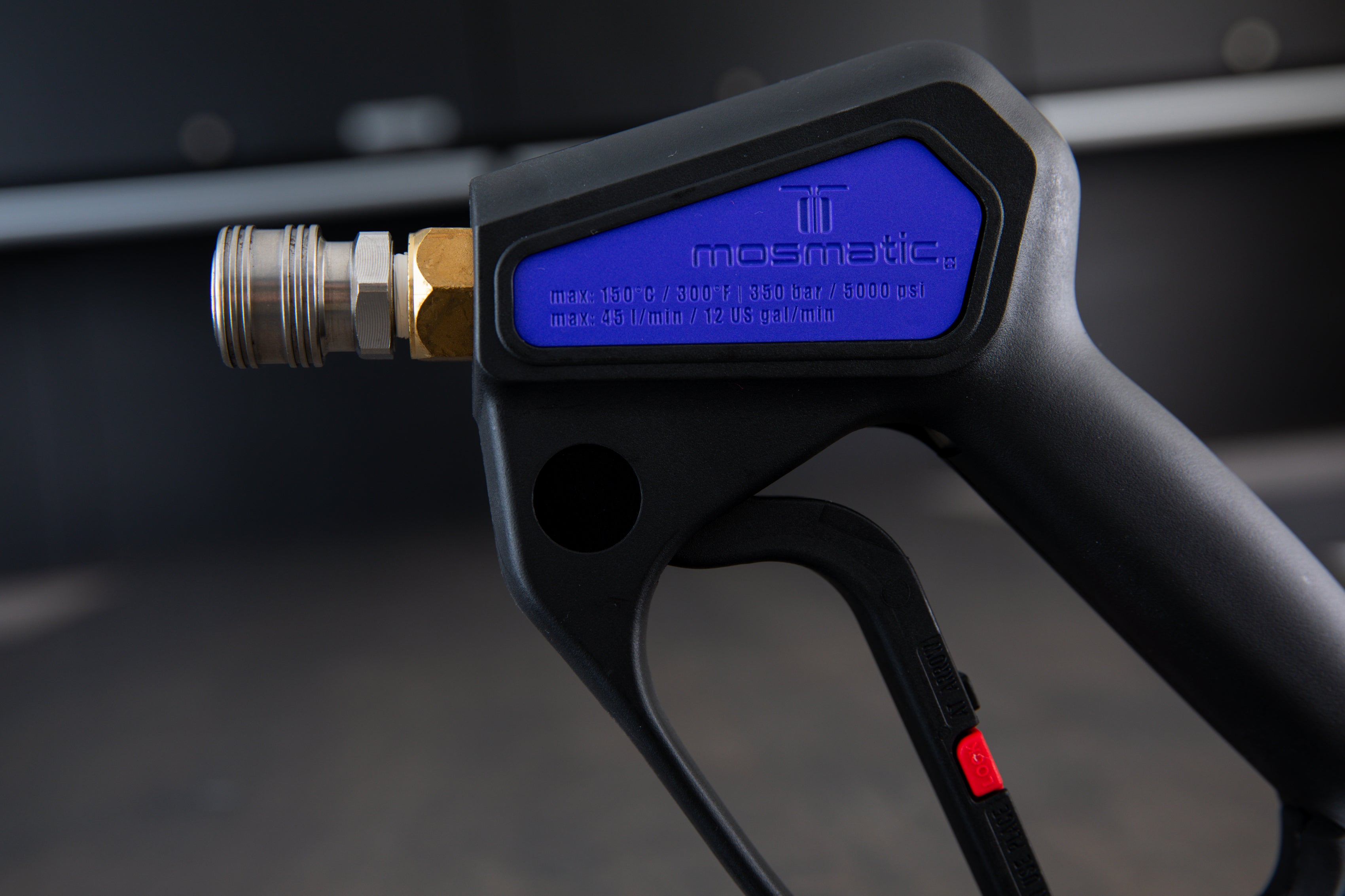 High-Pressure Swiveling Sprayer by Mosmatic - Upgrade Your Car
