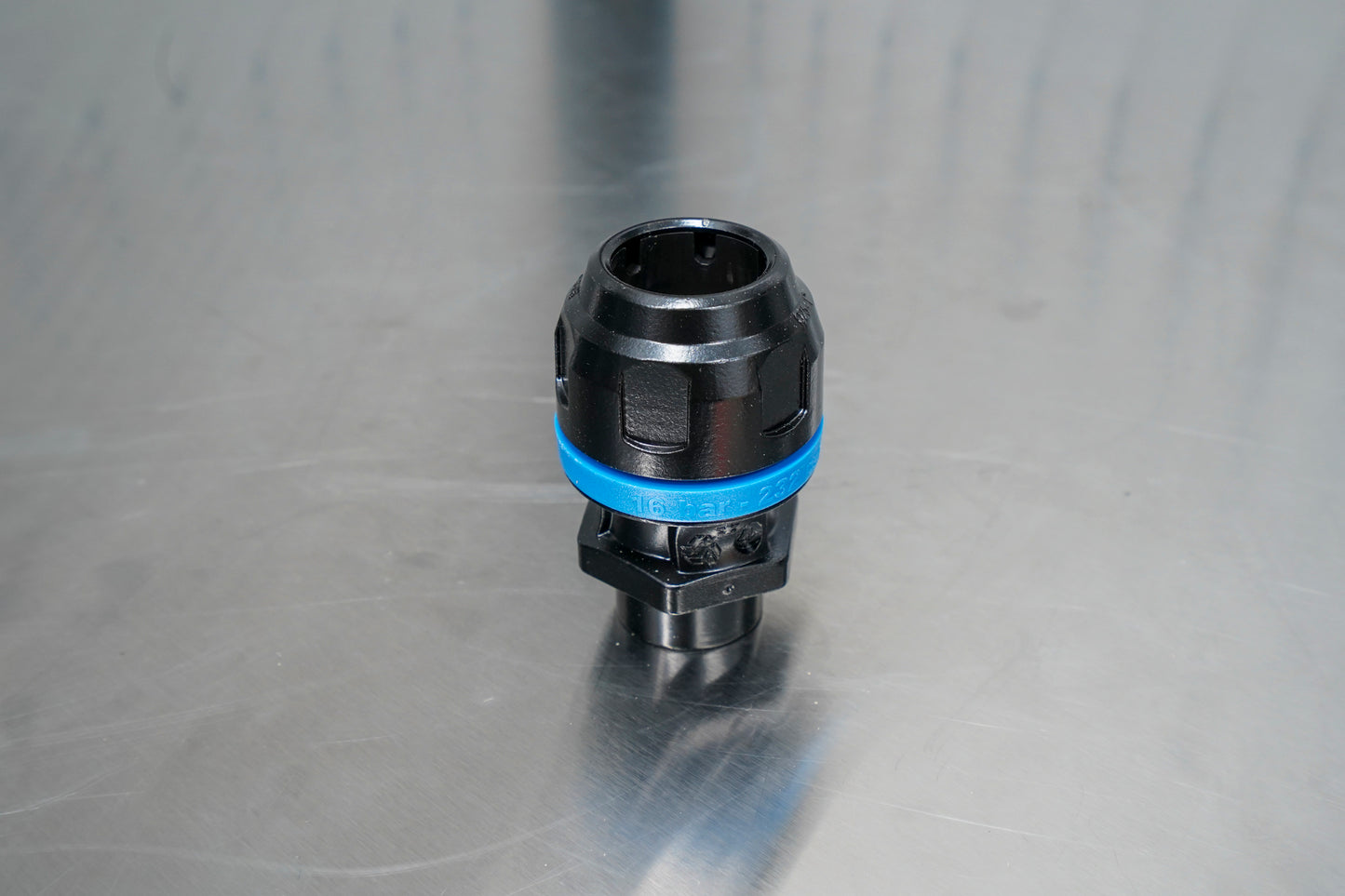 Prevost 1/2" NPT Threaded Straight Fitting for 1" Pipe