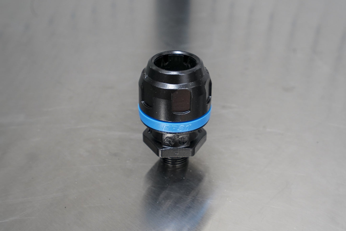 Prevost 1/2" NPT Threaded Straight Fitting for 1" Pipe