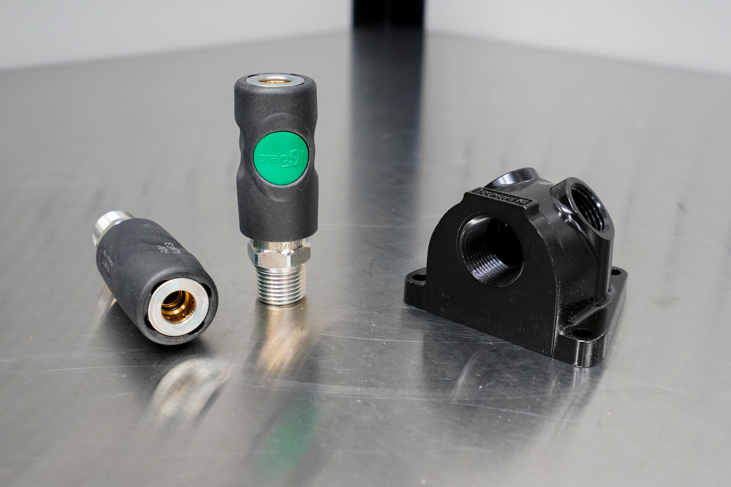 Prevost 3/4" NPT (Female) Inlet Double Wall Manifold - Two NPT (Male) 1/2" Interchange