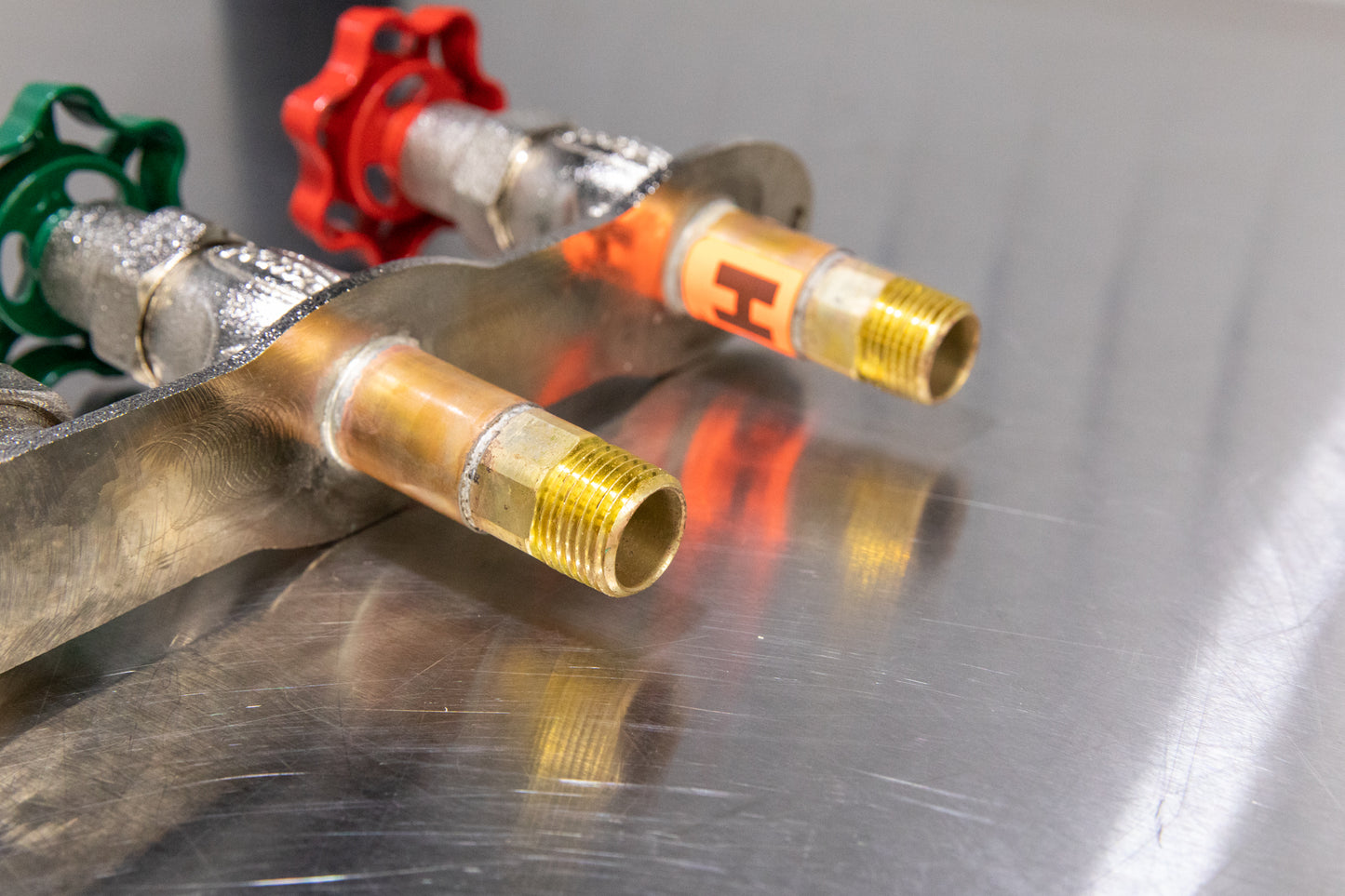 Prier C-108 Hot and Cold Mixing Hose Bibb