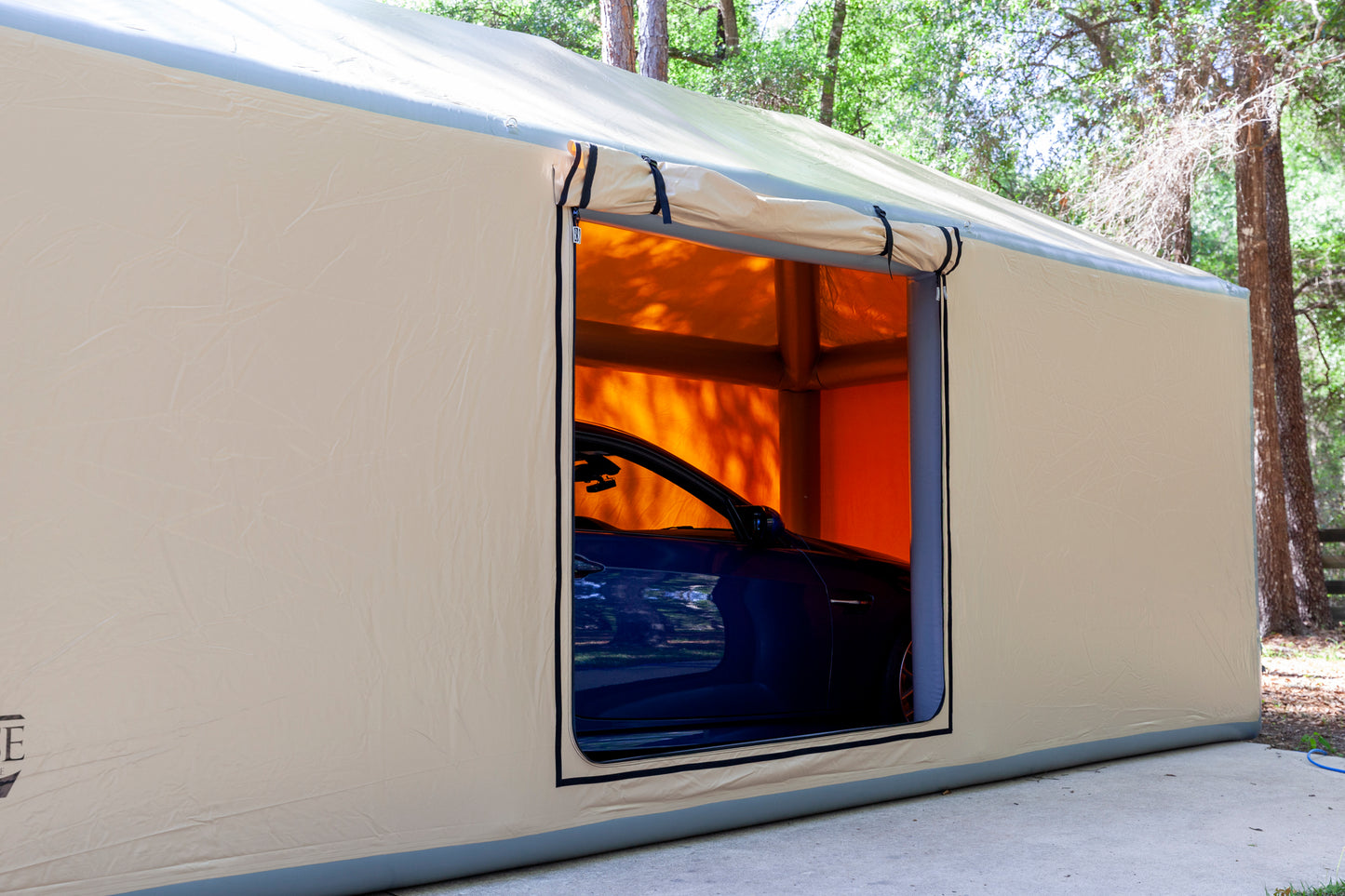 CarCapsule Pitched Roof ShowCase Outdoor