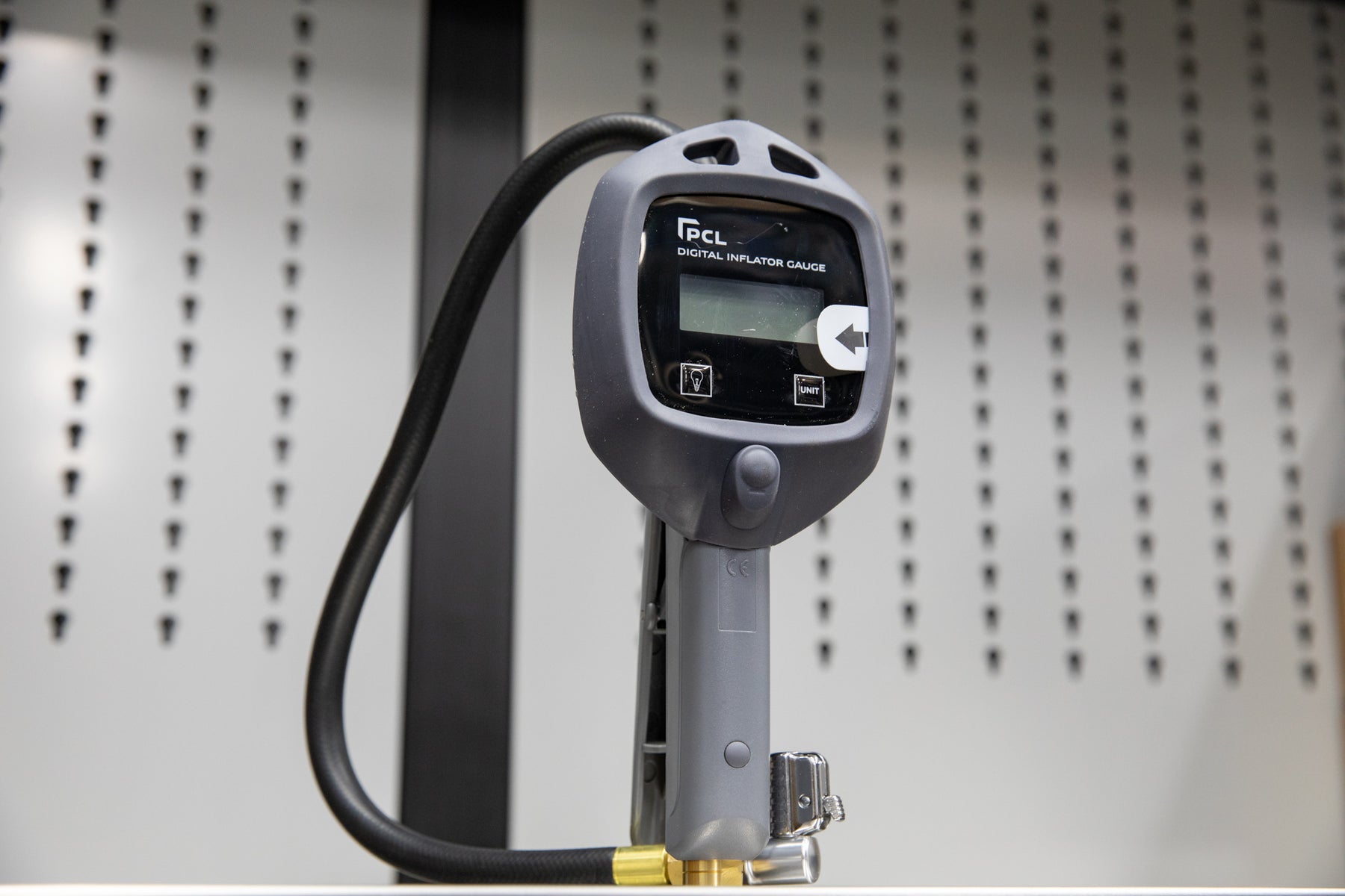 PCL Digital Tire Inflator with LCD Display and Accurate Pressure ...