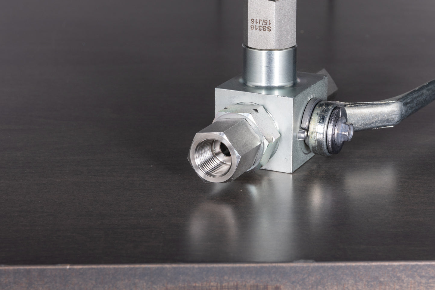 High-Pressure 3-Way Valve