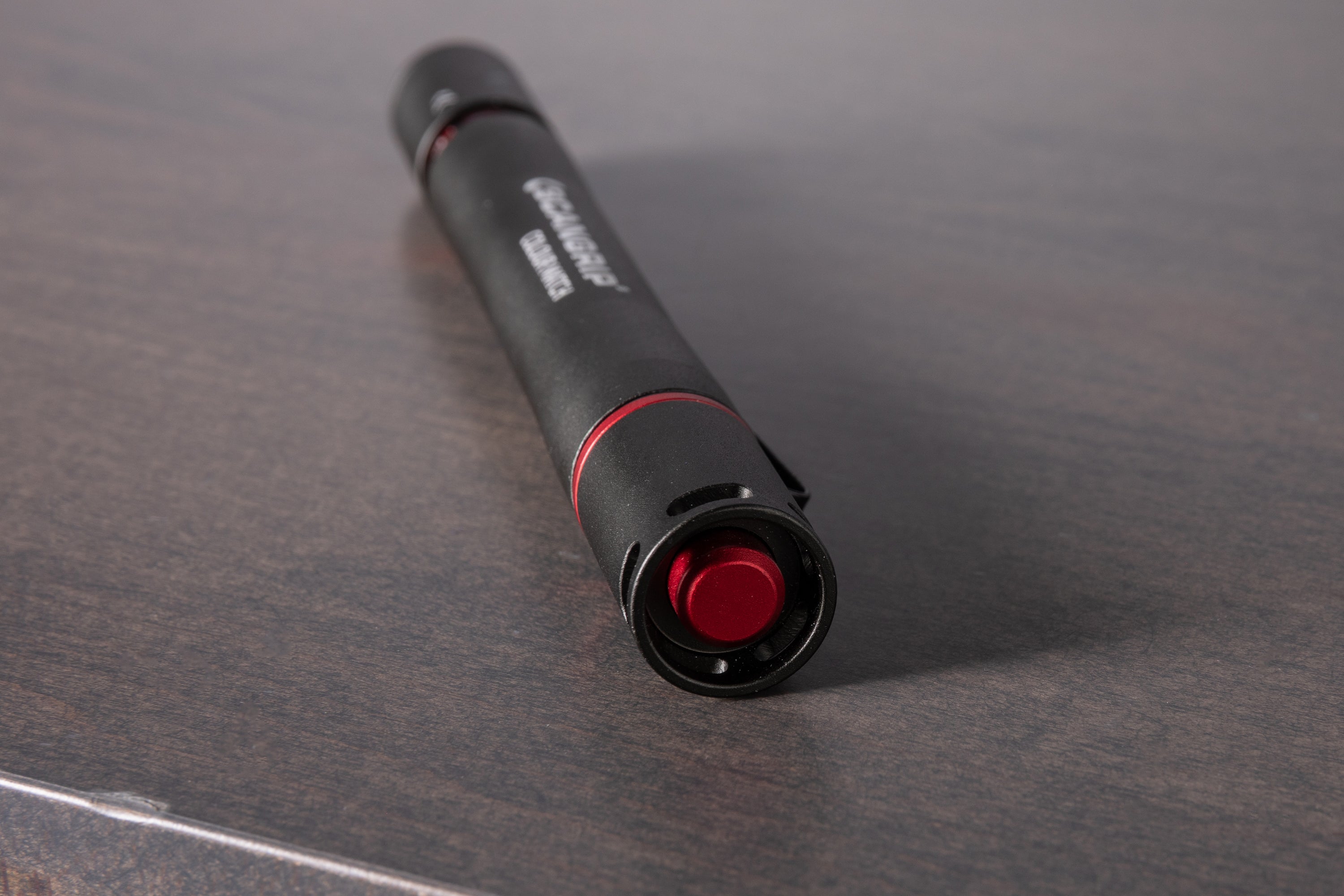 MATCHPEN R High-CRI Rechargeable Penlight for Precise Color