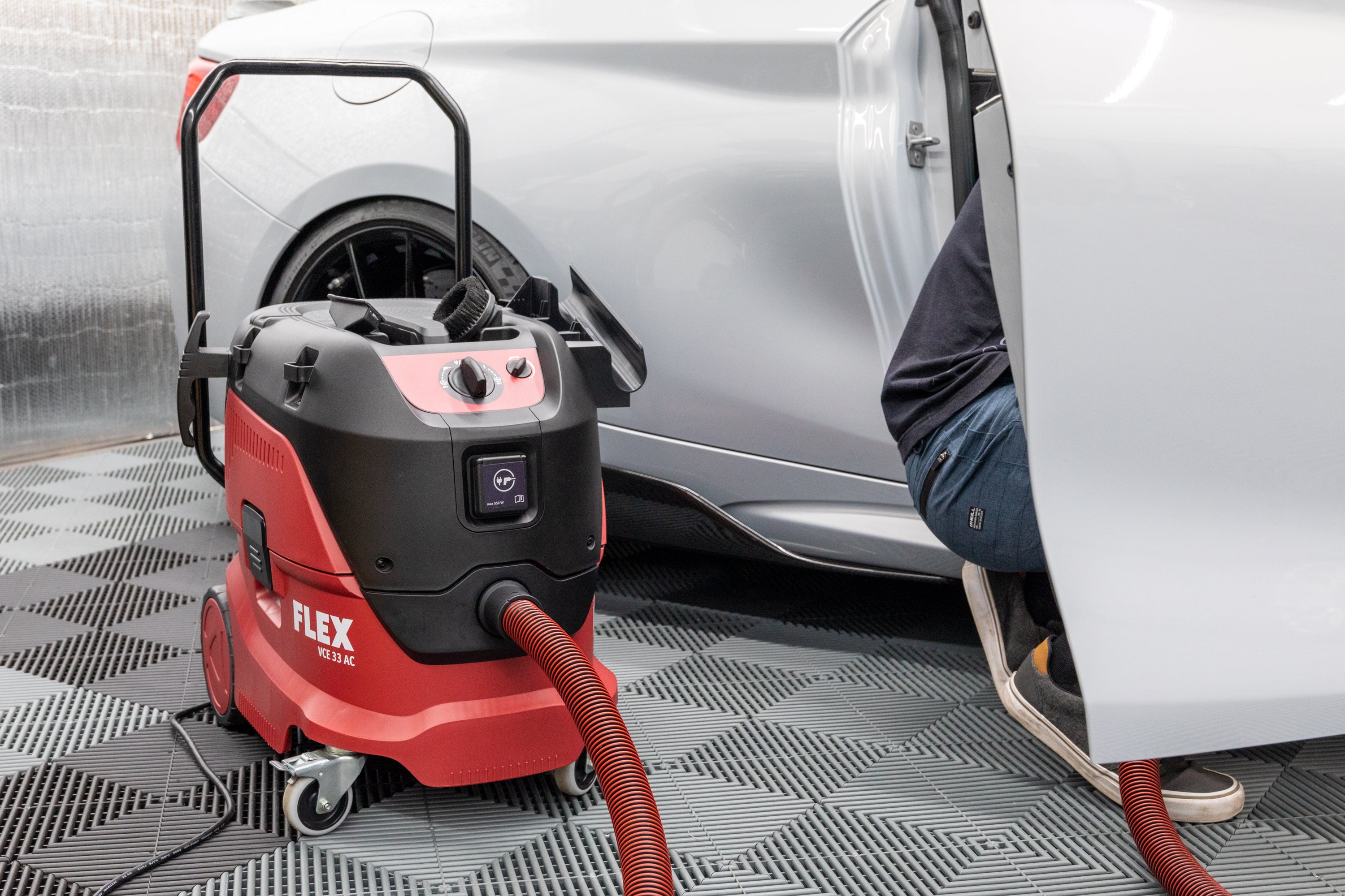 FLEX 9-Gallon HEPA Wet/Dry Portable Vacuum Cleaner with Automatic
