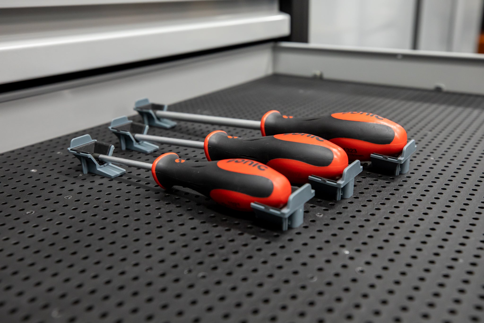 Tool Grid System Modular Tool Handle Holders for Efficient