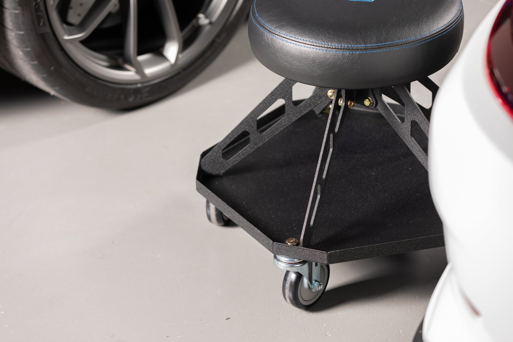 Best Garage Stool With Wheels  Robust Steel Pro – Vyper Industrial