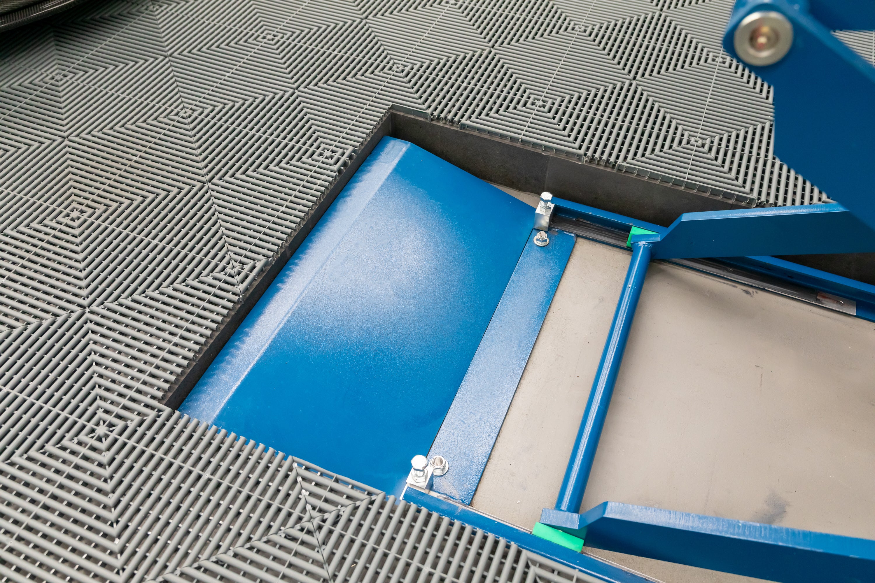 Nussbaum Jumbo HF 7 Flush Mount Lift Recess Kit for Clean