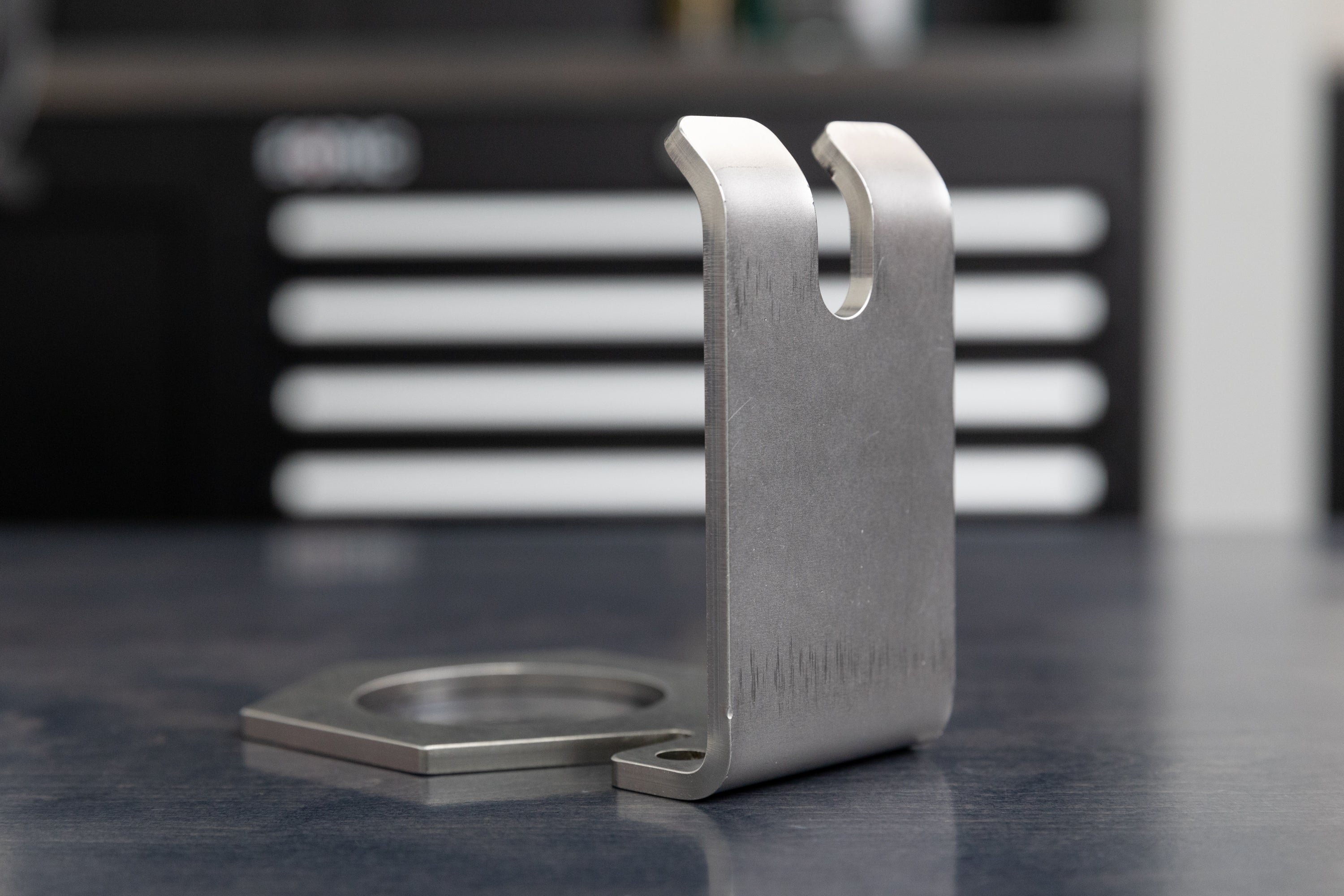 Mosmatic T304 Stainless Steel Surface Cleaner Hanger for Easy Wall